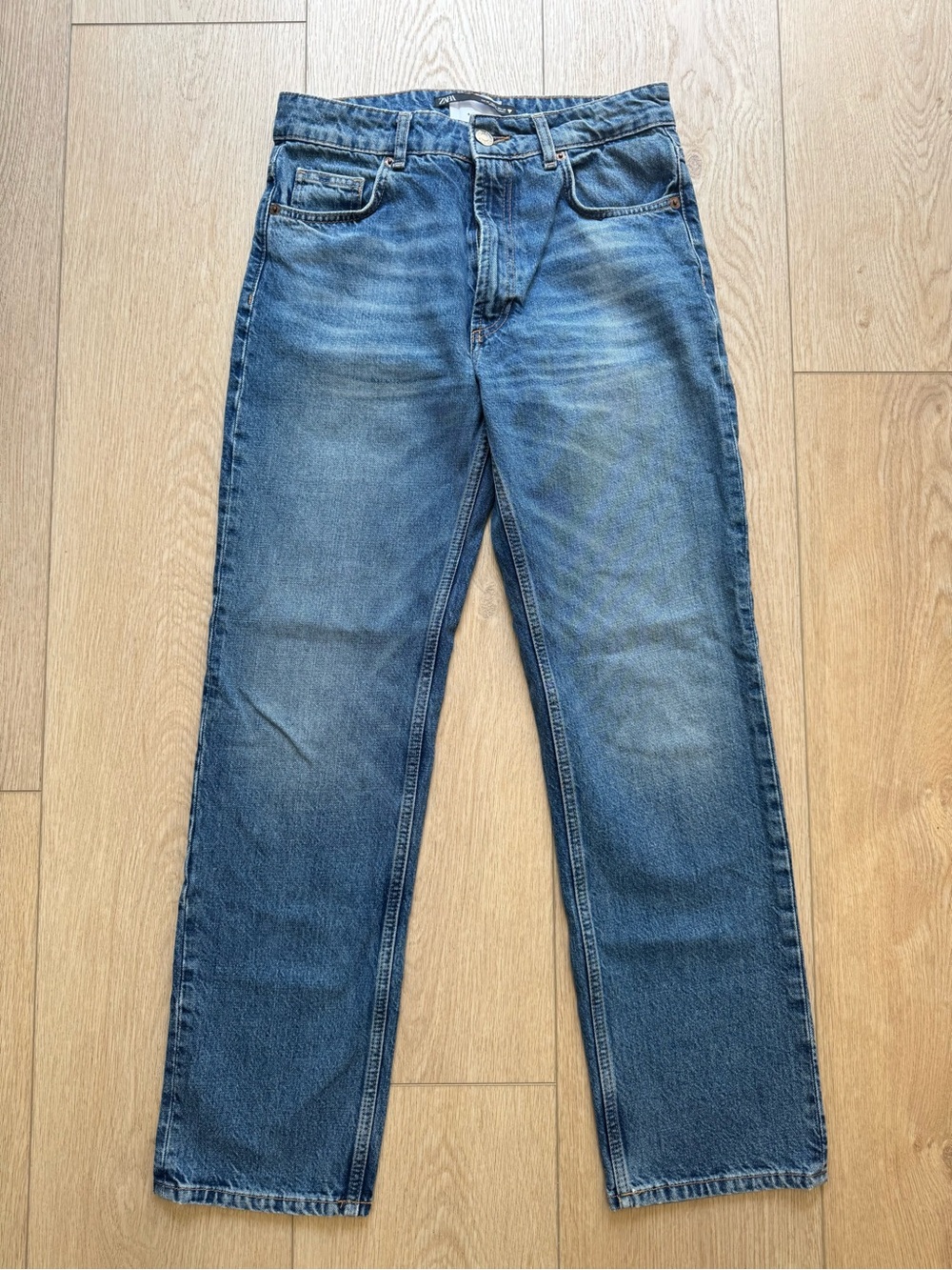 Zara Straight Jeans Mid Rise Medium Wash